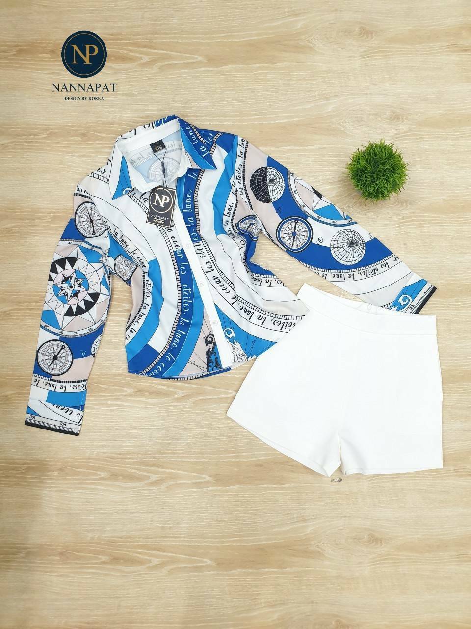 เสื้อคอปกแขนยาวกระดุมหน้า