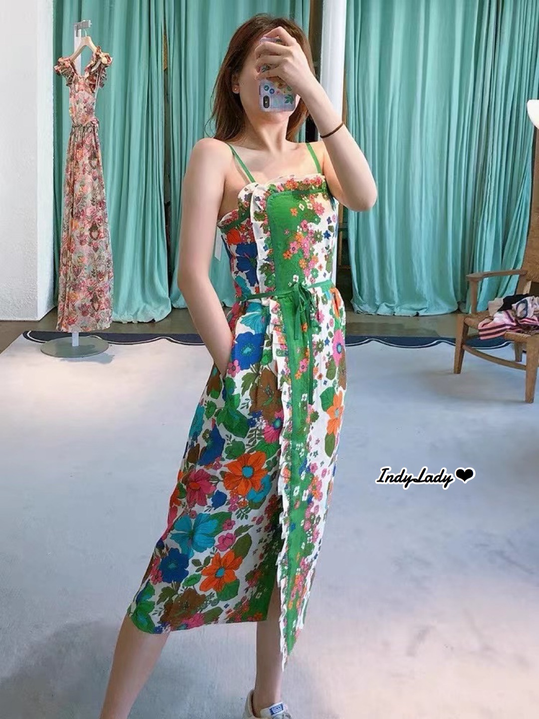 งานสายเดี่ยว ตัวเดรสพิมพ์ลายสวย