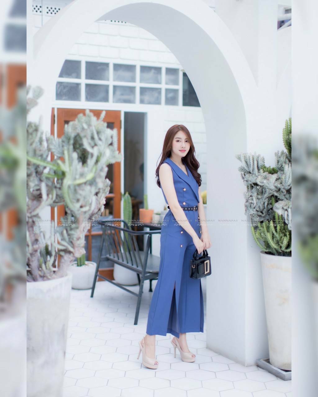 จั้มสูทแต่งกระดุมกางเกงผ่าหน้า