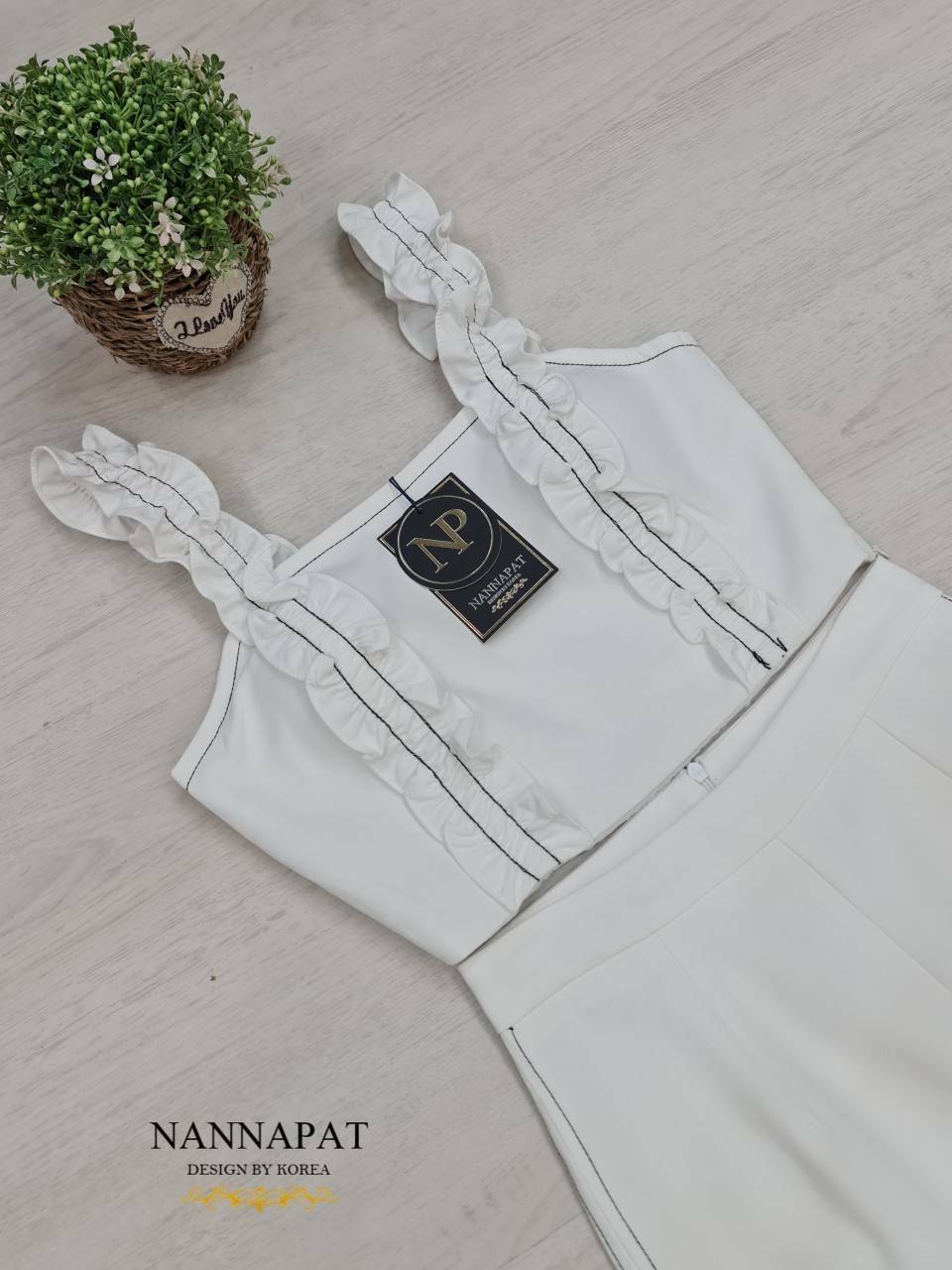 เสื้อซิปหลัง มีฟองน้าอกสีขาว