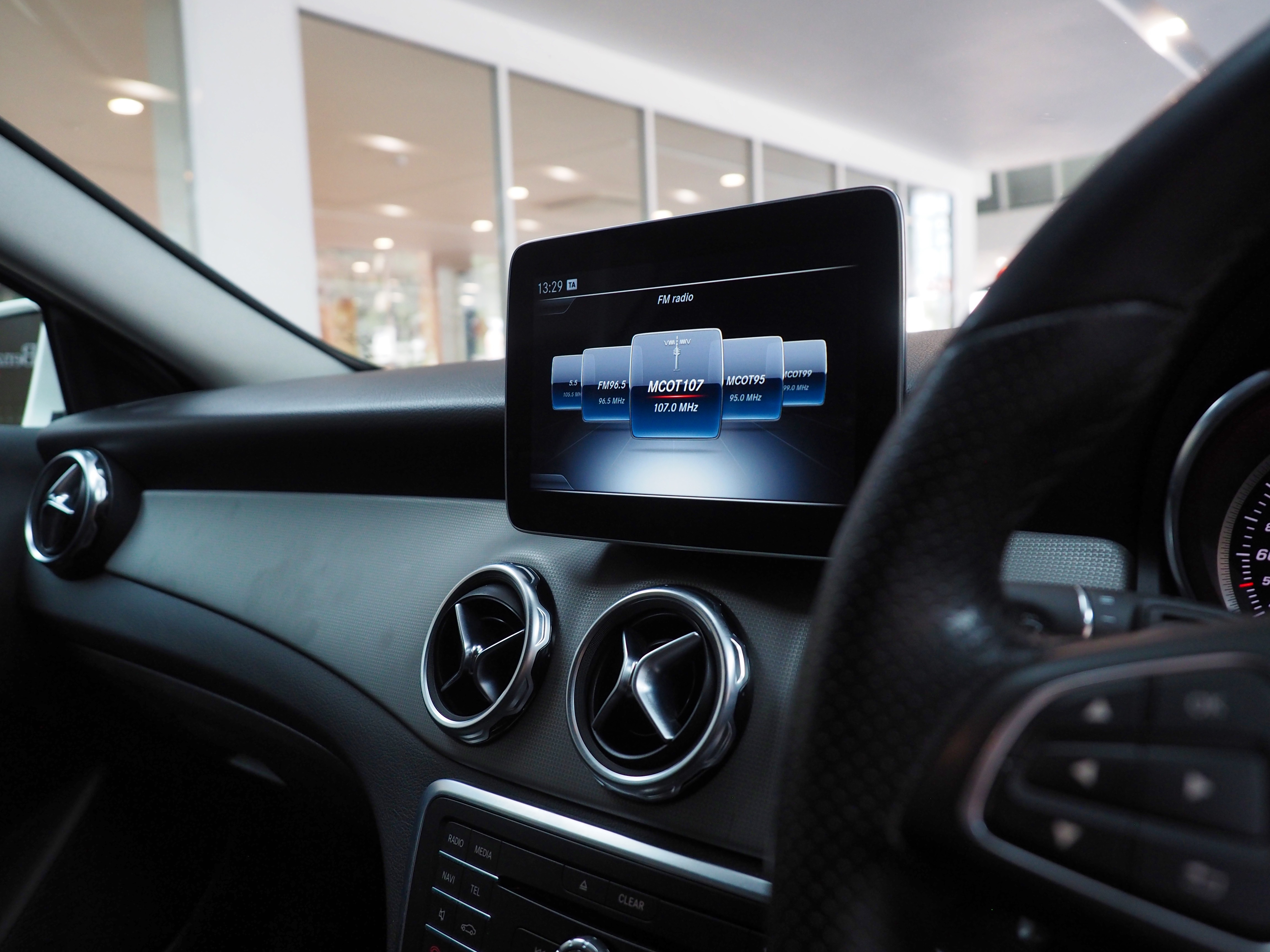 จองแล้ว GLA200 Urban W156