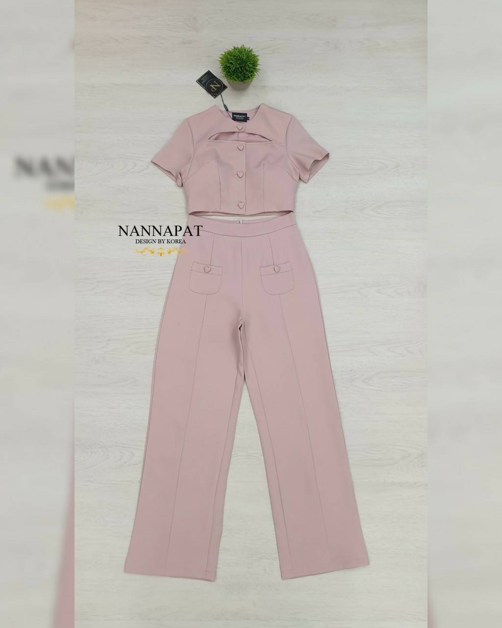 เสื้อคร็อปกระดุมหัวใจ