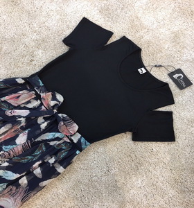 เสื้อผ้าแฟชั่นเกาหลีCliona made'Black Floral Dress