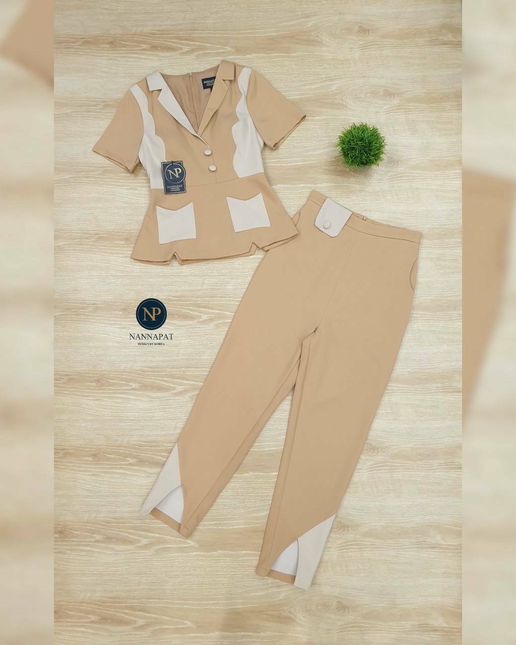 เสื้อซิปหลัง มีฟองน้ำอก