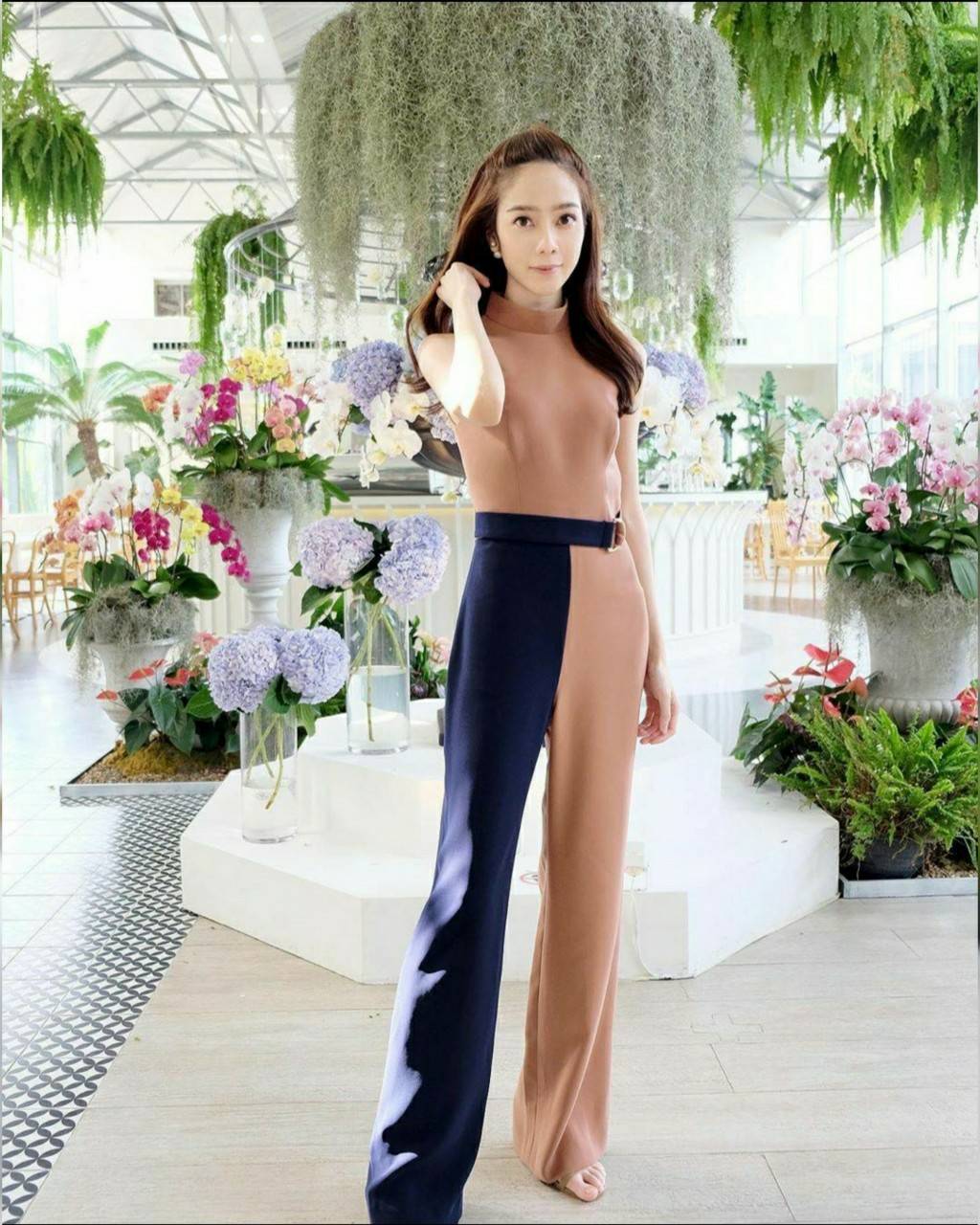Jumpsuit เรียบหรู
