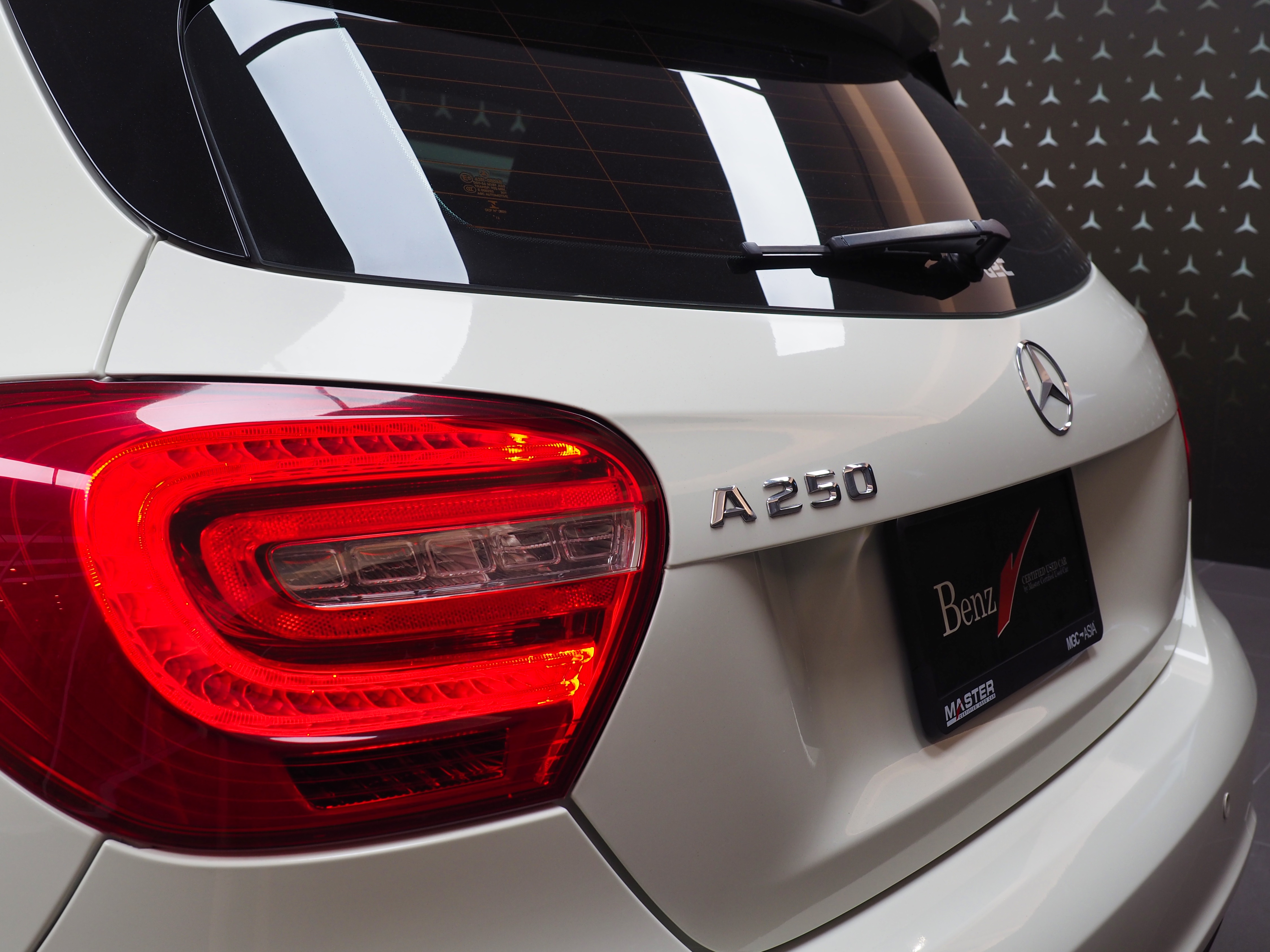 จองแล้ว A250 AMG Sport W176