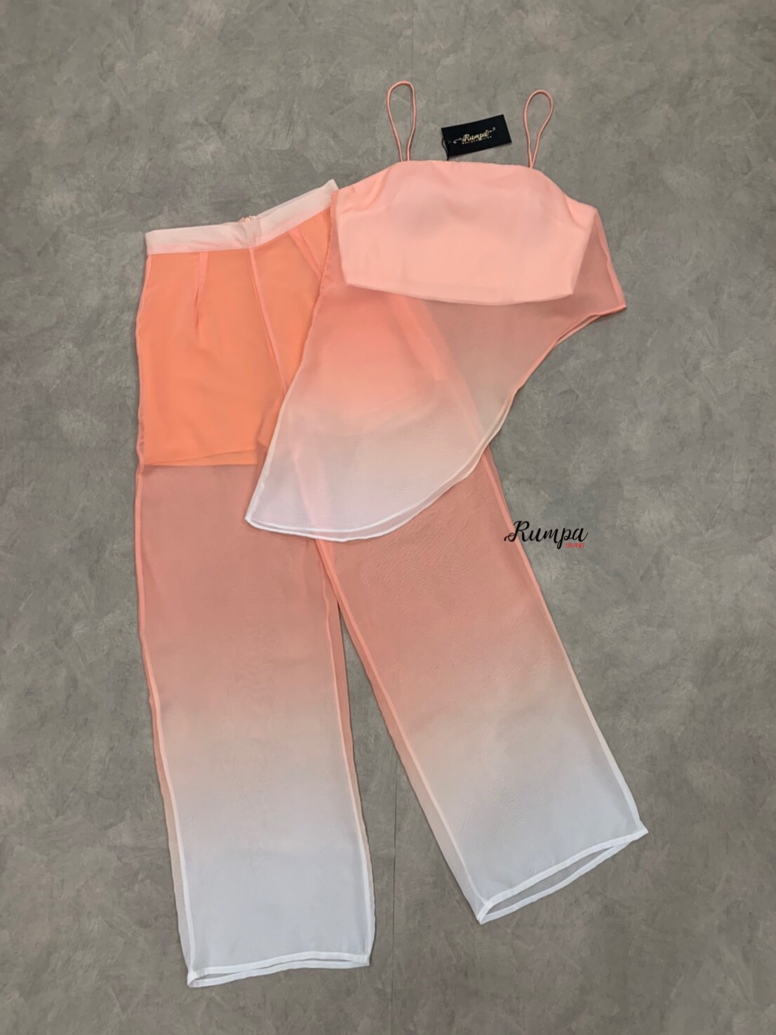 เสื้อสายสปาเก็ตตี้สีหวานดีไซน์โทนสี