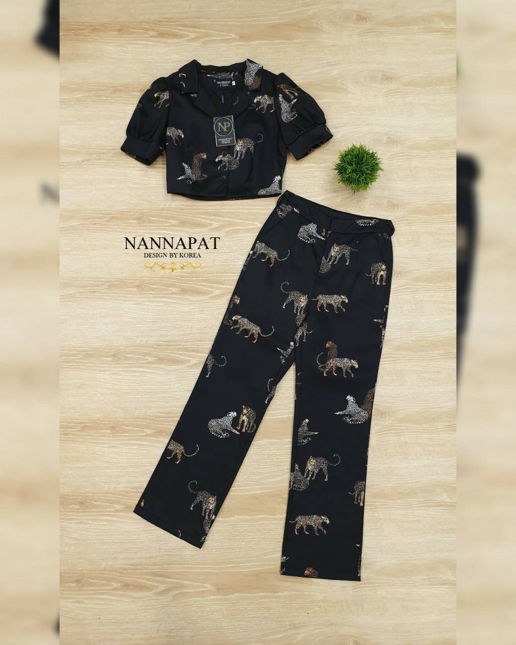 เสื้อกระดุมหน้า กางเกงมีกระเป๋าข้าง