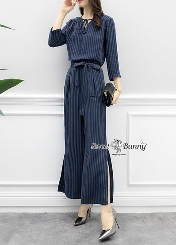 เสื้อ+กางเกงงานเกาหลีผ้าสีกรมลายริ้วขาวทางตรง