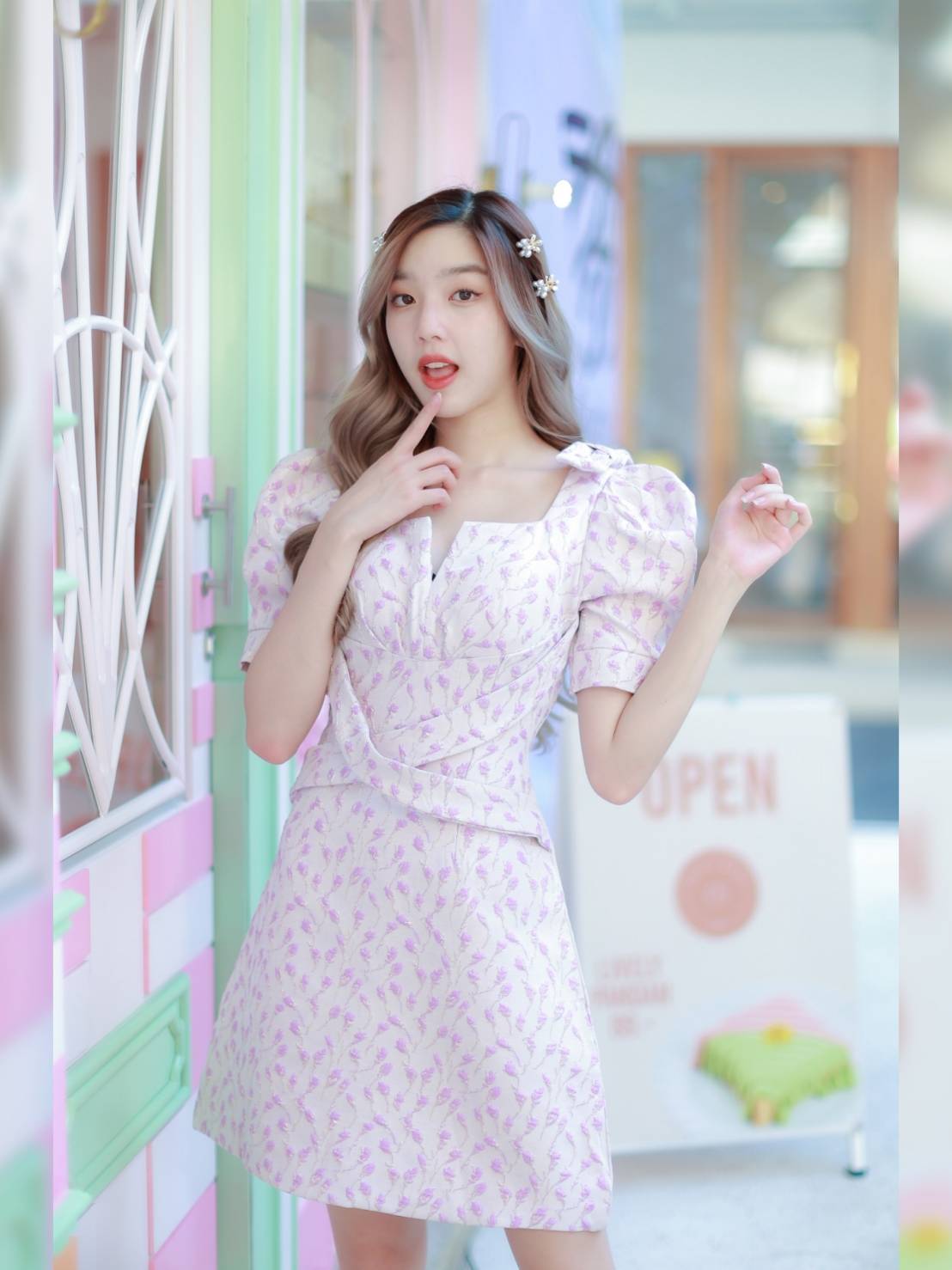 เดรสสีชมอมม่วงผ้าทอลายดอกนูน