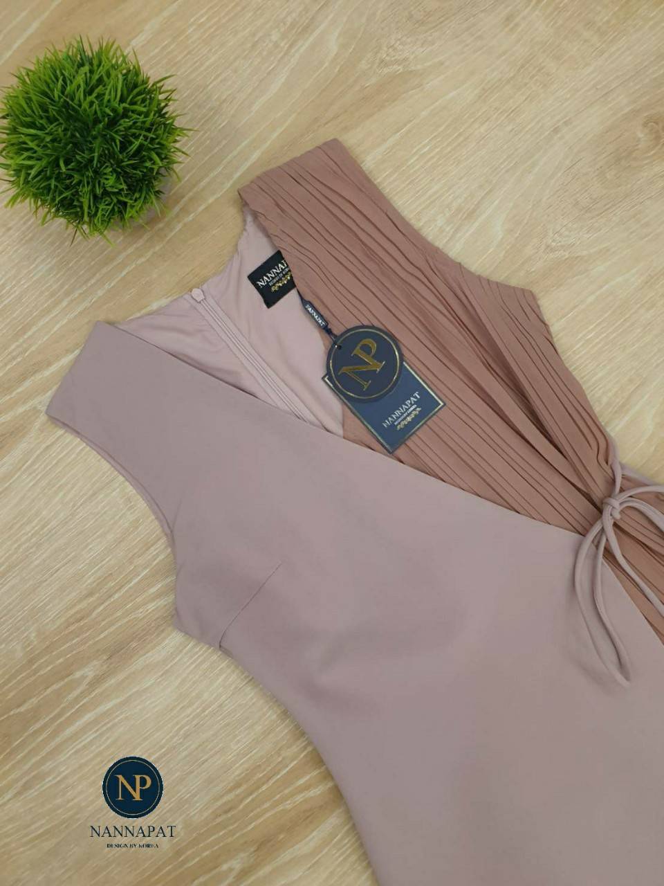 เดรสซิปหลัง มีเชือกผูกข้าง