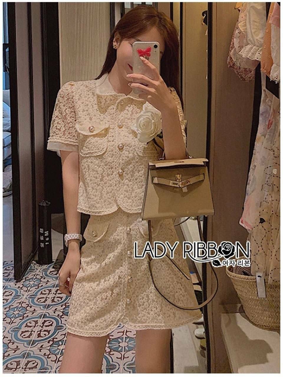 เซ็ทเสื้อและกระโปรงผ้าลูกไม้สีครีม