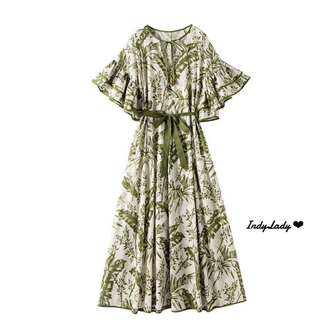 Dress แขนสั้นเป็นชั้นระบาย