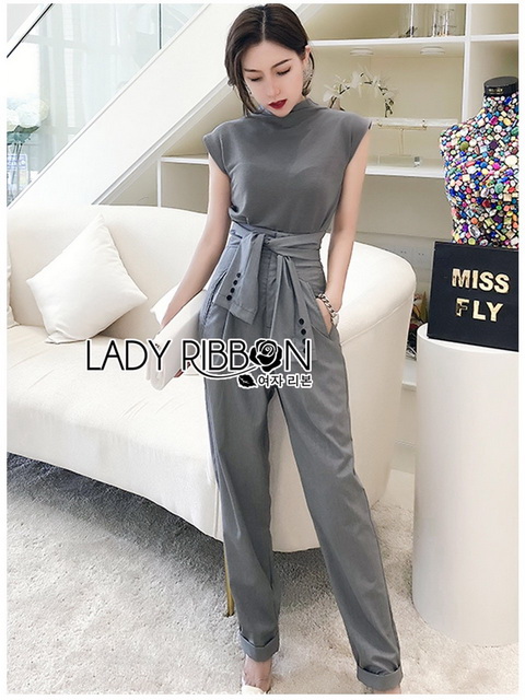 เซ็ตเสื้อคอเต่าและกางเกงขายาวสีเทา