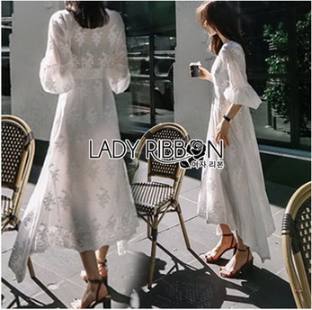 เดรสยาวผ้าเครปและลูกไม้สีขาวสไตล์วินเทจ