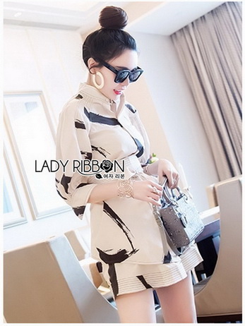 เซ็ตเสื้อและกางเกงเข้าชุดพิมพ์ลายกราฟฟิก