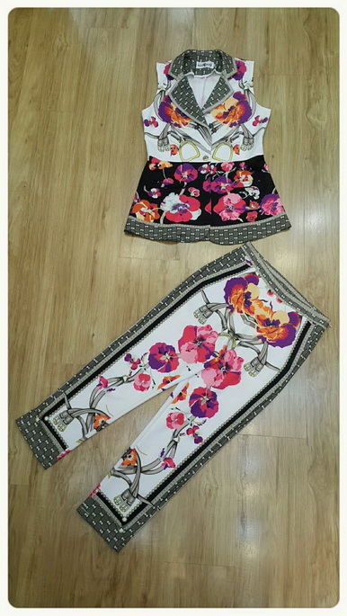เสื้อสูทแขนกุด ทั้งชุดพิมพ์ลายดอก