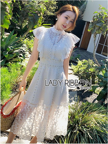 เดรสผ้าลูกไม้สีขาวทรงคอสูง