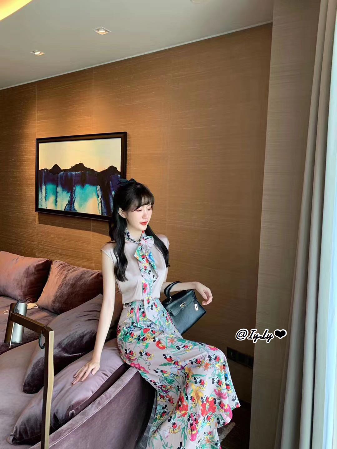 ตัวเสื้อแขนล้ำ เนื้อผ้า Silk Satin