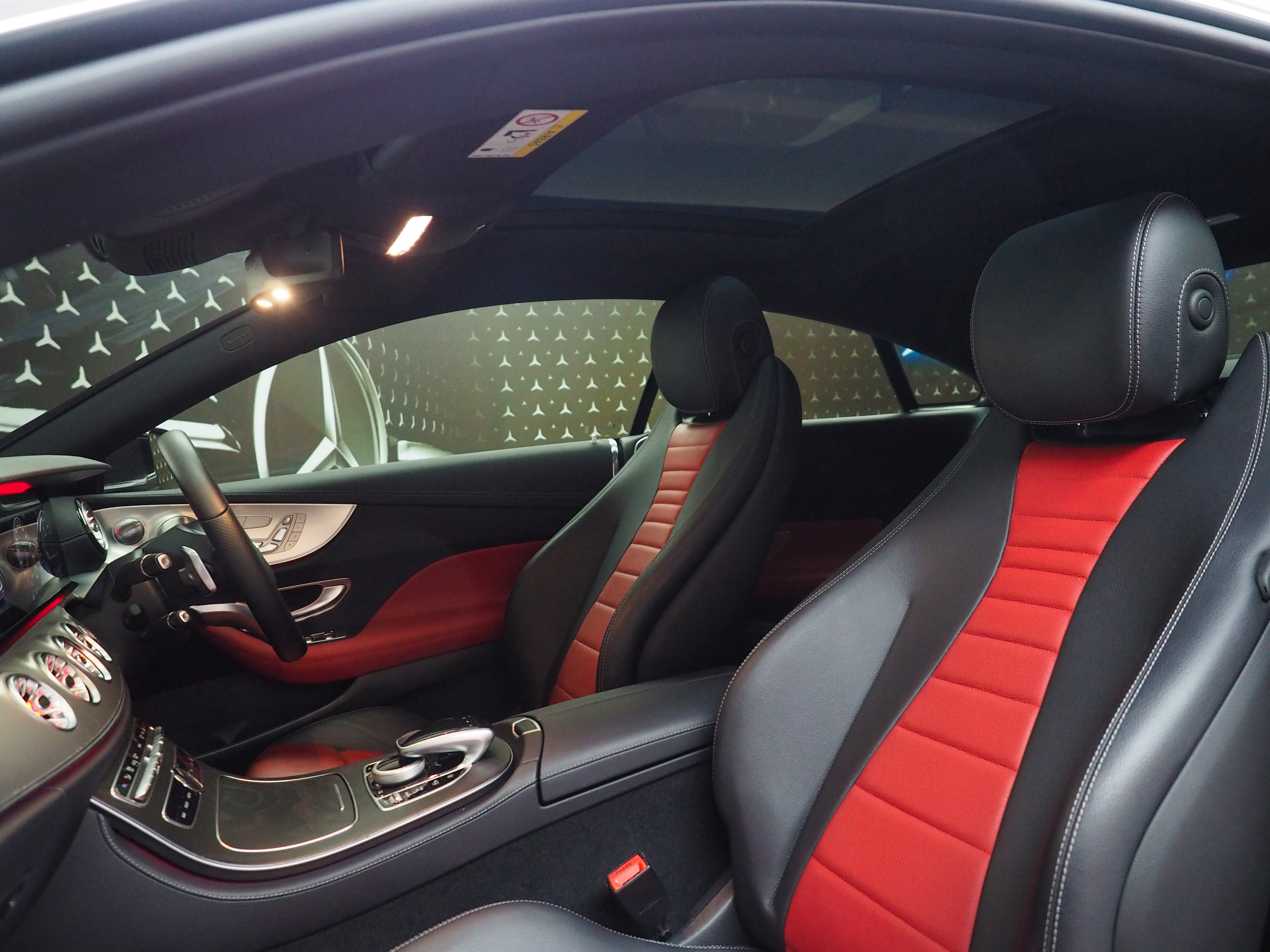 จองแล้ว E200 Coupe AMG Dynamic W238