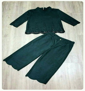 เสื้อทรงตรงแขนสามส่วนเลยศอก