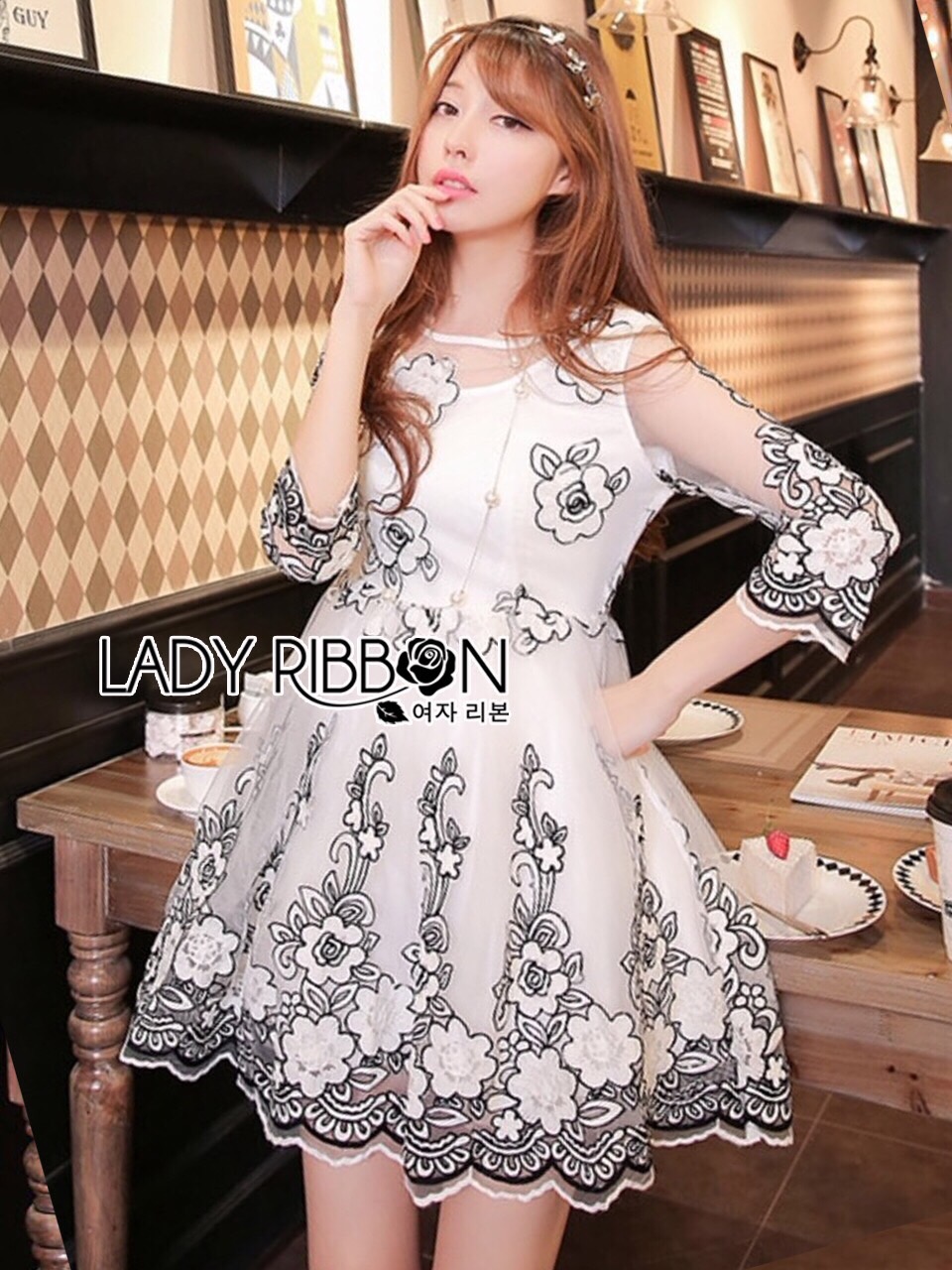 Lady Ribbon Online เสื้อผ้าออนไลน์ ขายส่ง LR01200616 🎀 Lady Ribbon's Made 🎀 Lady Gabby Elegant Monochrome Floral Embroidered Satin and Tulle Dress