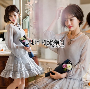 เดรสผ้าชีฟองสีเทาตกแต่งระบายลายทาง