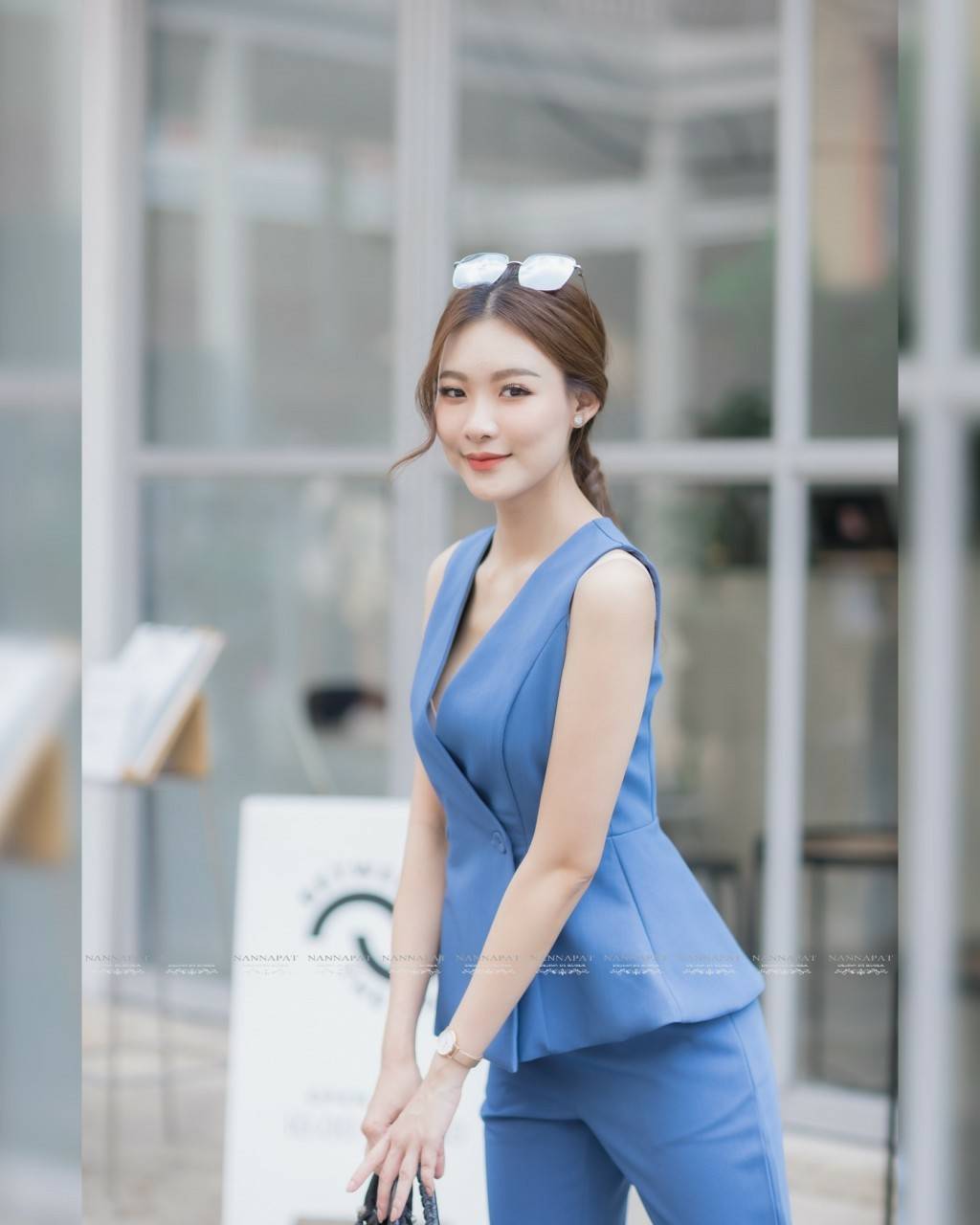 เสื้อแขนกุดกระดุมหน้า กางเกงทรง