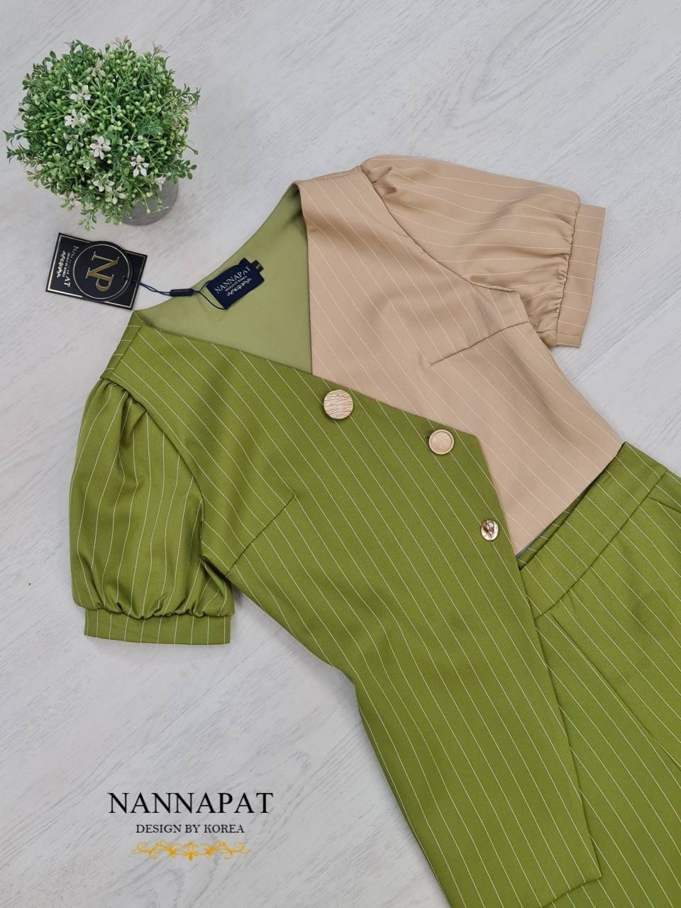 เสื้อกระดุมหน้า ผ้าทอลายเส้น