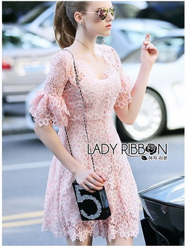 Lady Ribbon ขายส่งเสื้อผ้าออนไลน์พร้อมส่งของแท้ LR20220716 🎀 Lady Ribbon's Made 🎀 Lady Anna Sweet Feminine Floral Pink Lace Dress เ