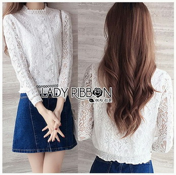 With Lace Blouse เสื้อผ้าลูกไม้แขนยาวสีขาว