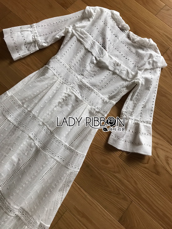 Maxi Dress เดรสยาวผ้าคอตตอนปักและฉลุลายสีขาว