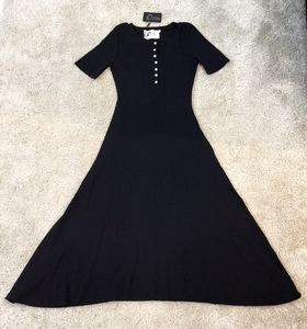cliona Long dress สีดำแขนสั้นผ้ายืดหยุ่น