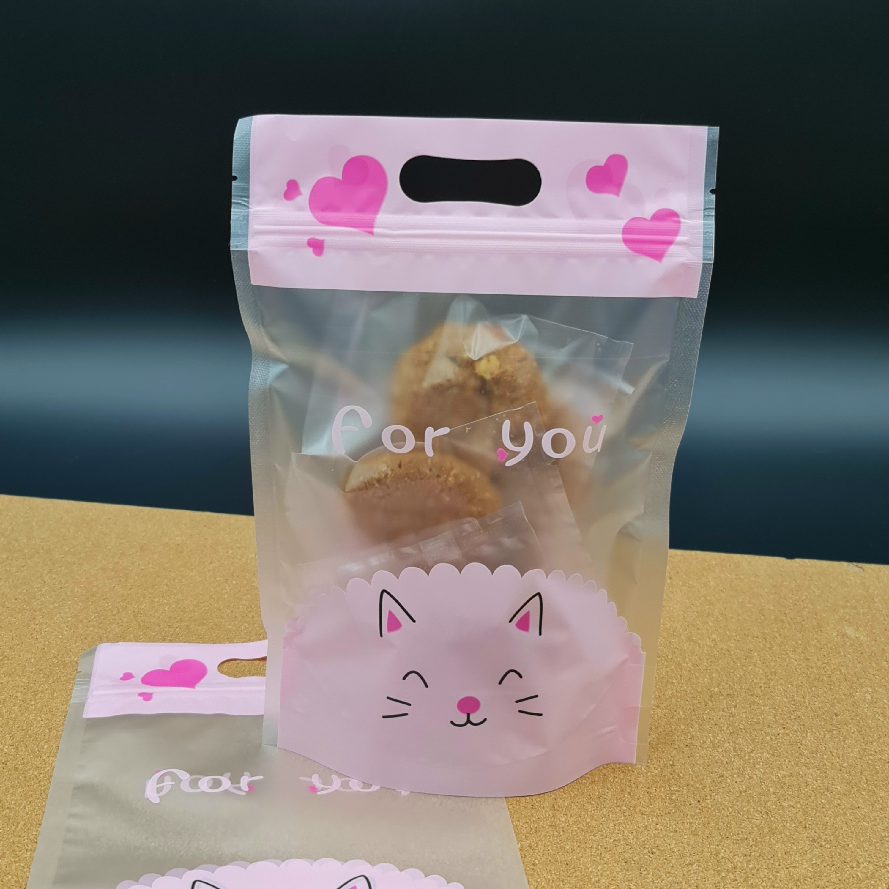 ถุงซิป มีหูหิ้ว ตั้งได้ แมว 15×23+ก้นถุง5cm. 50ใบ/แพ็ค 20ใบ/แพ็ค พลาสติก แพ็คเกจ เบเกอรี่ j12