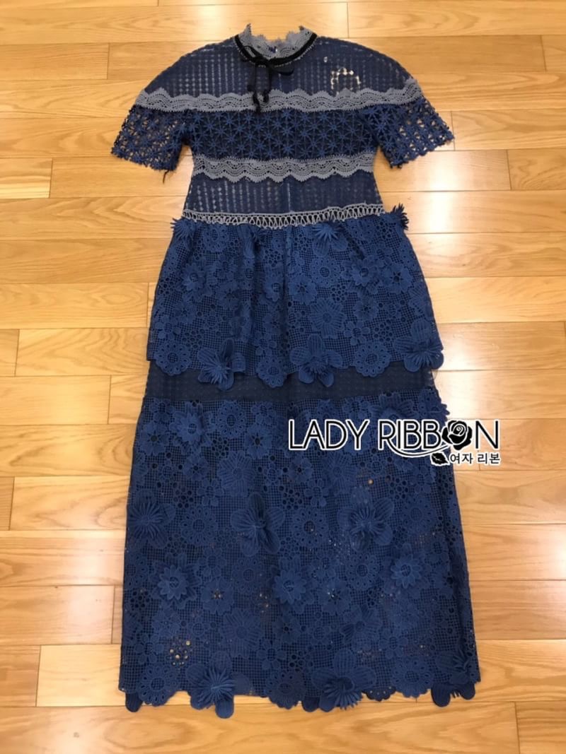 Long Dress เดรสยาวผ้าลูกไม้สีน้ำเงินเข้มปักดอกไม้