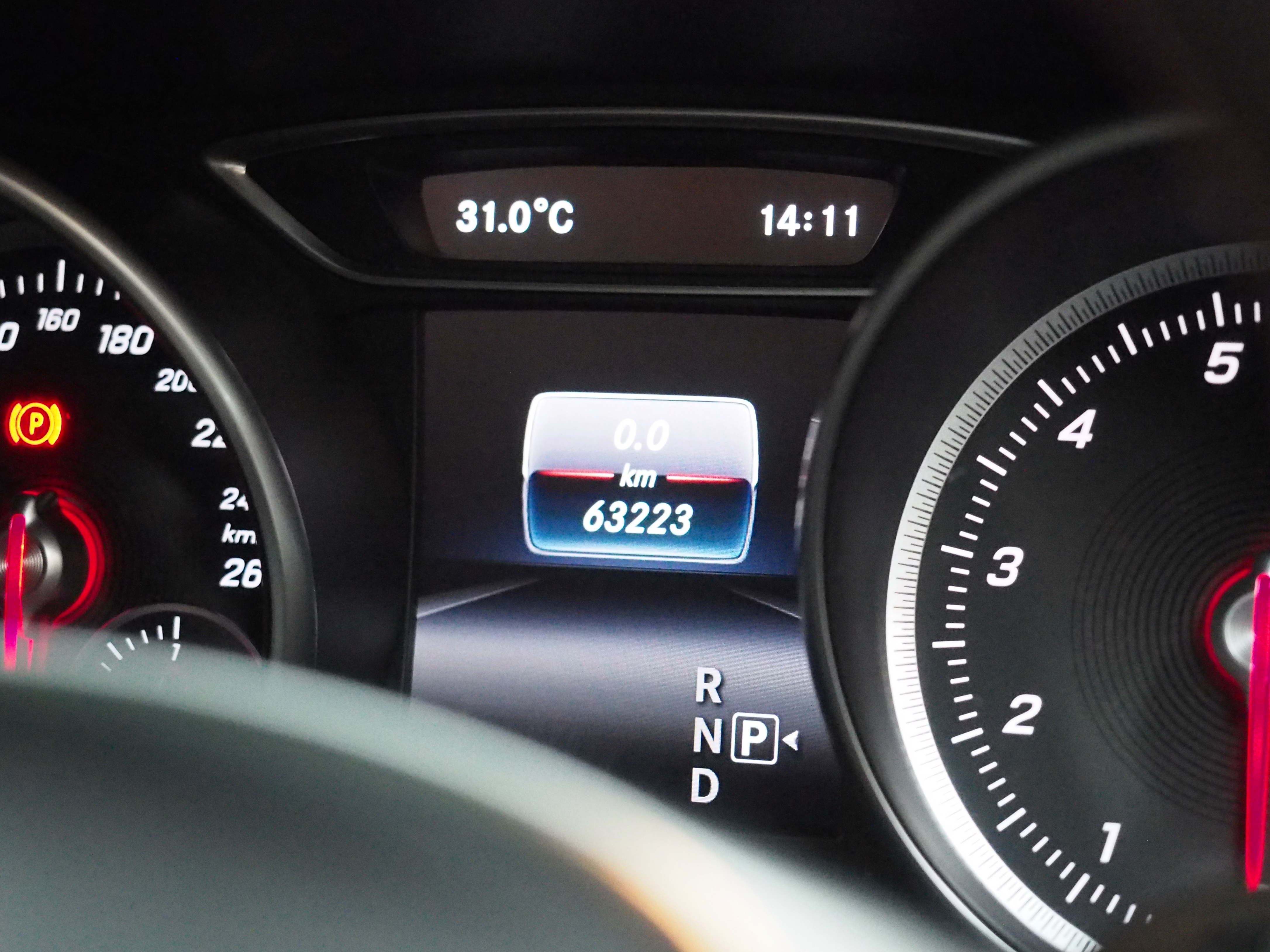 จองแล้ว GLA250 AMG Dynamic W156