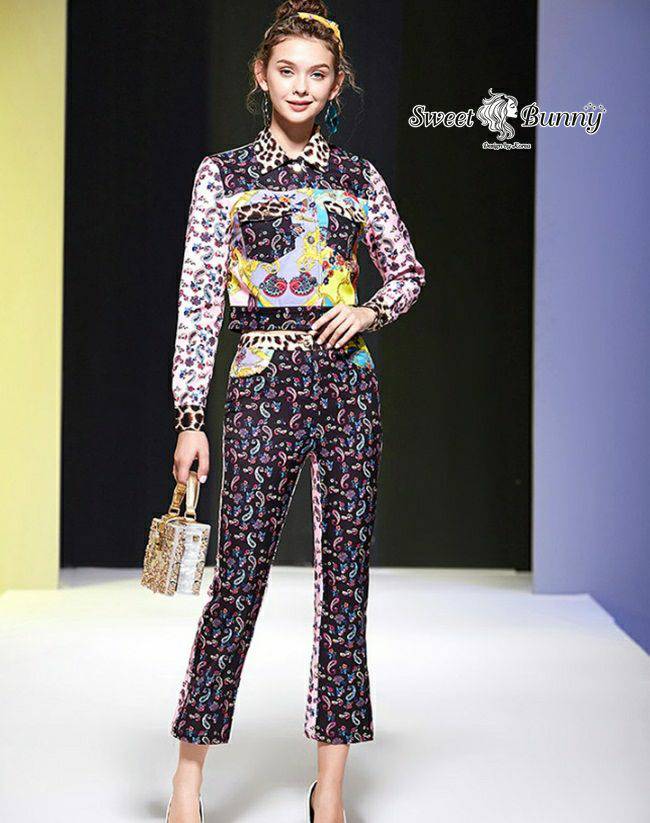 เสื้อเป็นทรงแจ๊คเก็ตแขนยาว