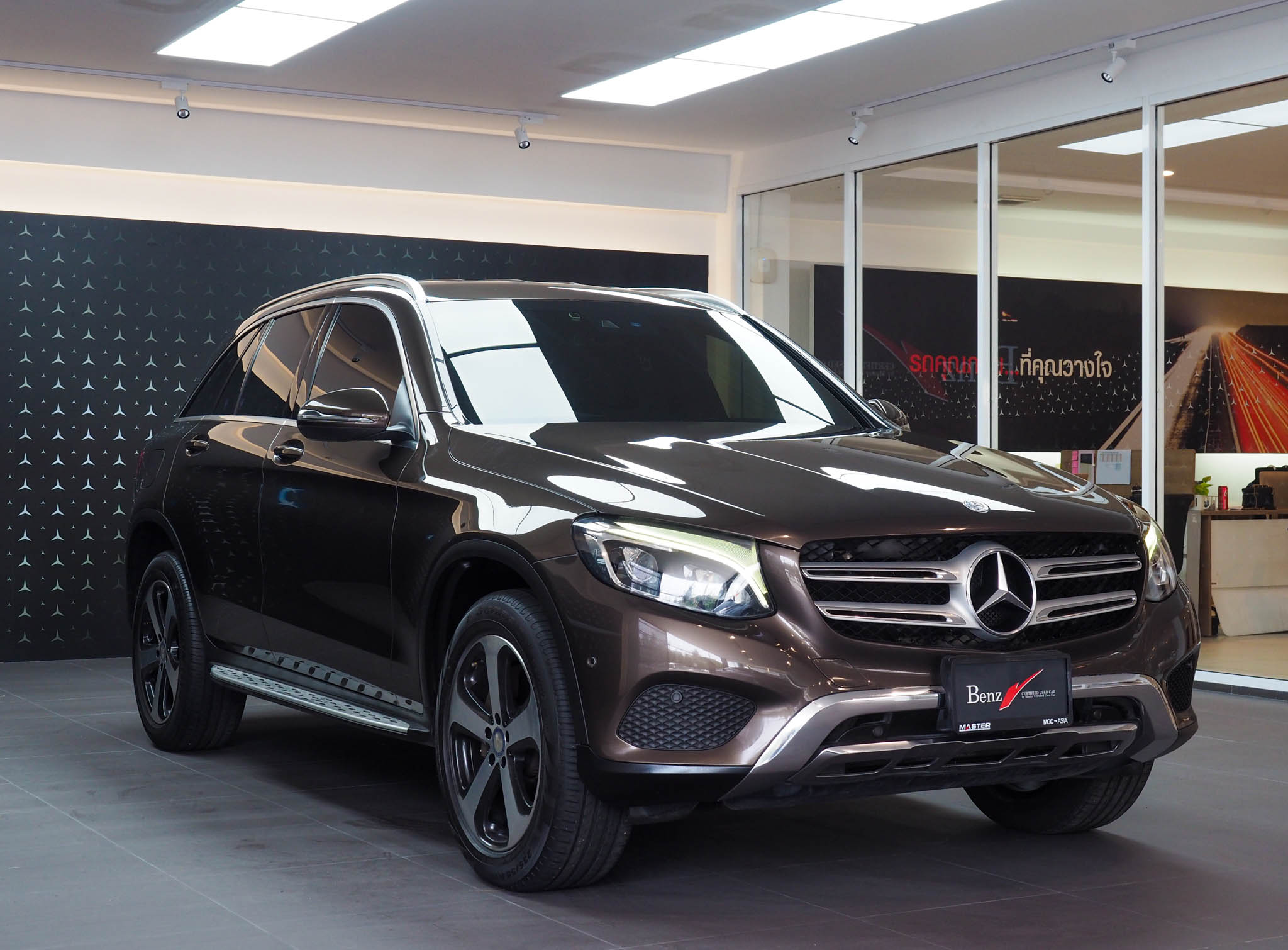 จองแล้ว GLC250d 4MATIC off-Road W253