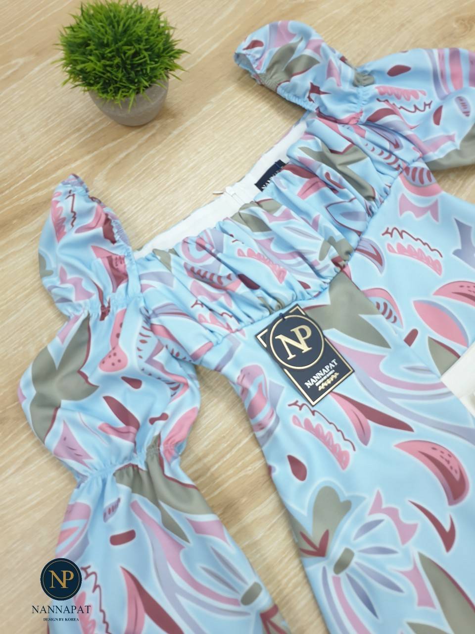 เสื้อซิปหลังผ่าหน้าแขนยาวน่ารัก