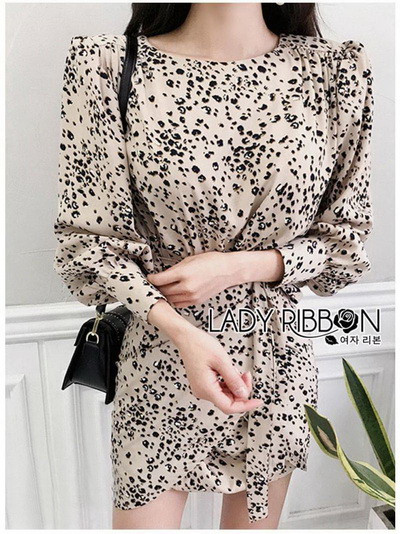 Mini Dress เดรสสั้นผ้าเครปพิมพ์ลายลีโอพาร์ดสีขาว-ดำ