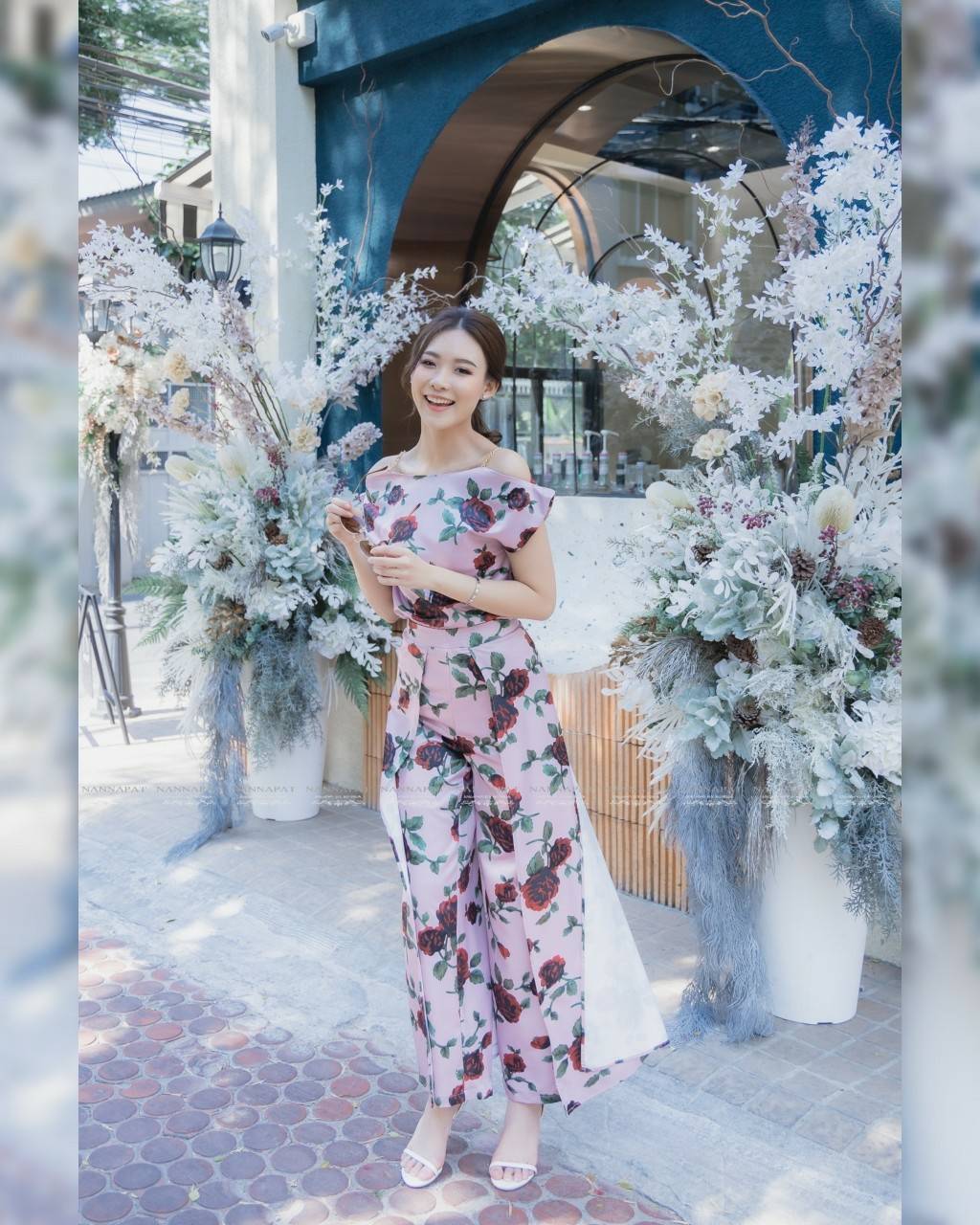 เสื้อไหล่โซ่ทองสวมหัวกางเกงซิปหลัง