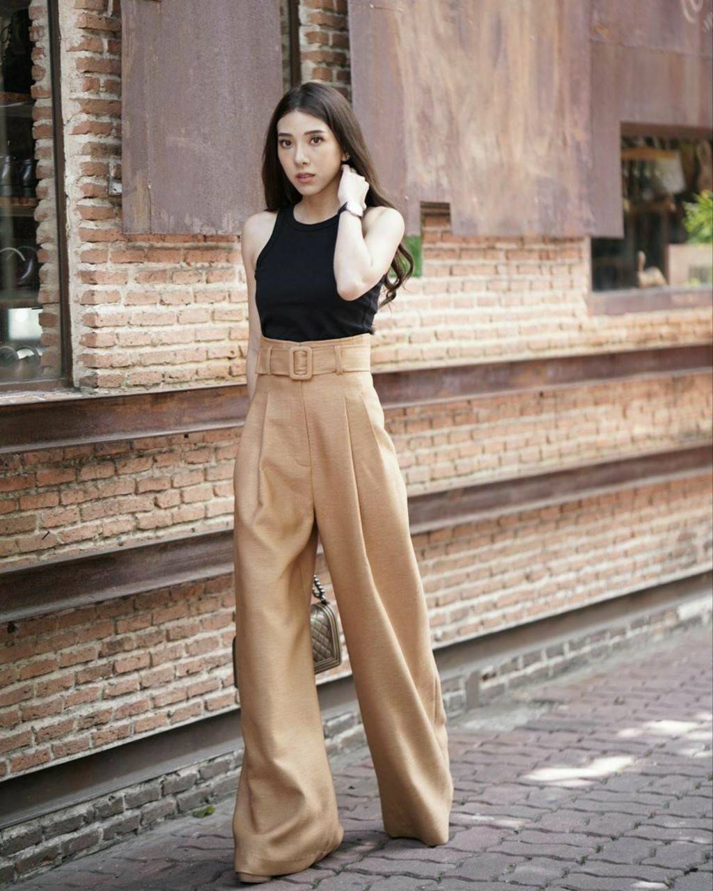 เสื้อกล้ามผ้ายืดกางเกงขาบานทรงใหญ่