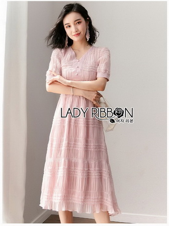 เดรสสีชมพูแขนสั้นจับสม็อคตกแต่งระบาย