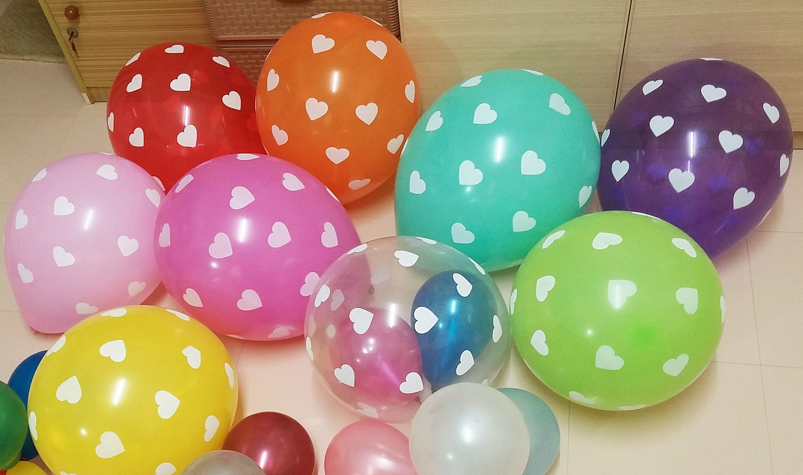 ลูกโป่งสวรรค์ทรงกลมลายจุดหัวใจ ขนาด 12 นิ้ว แพค 3 ชิ้น Polka Heart Dots Color Balloons