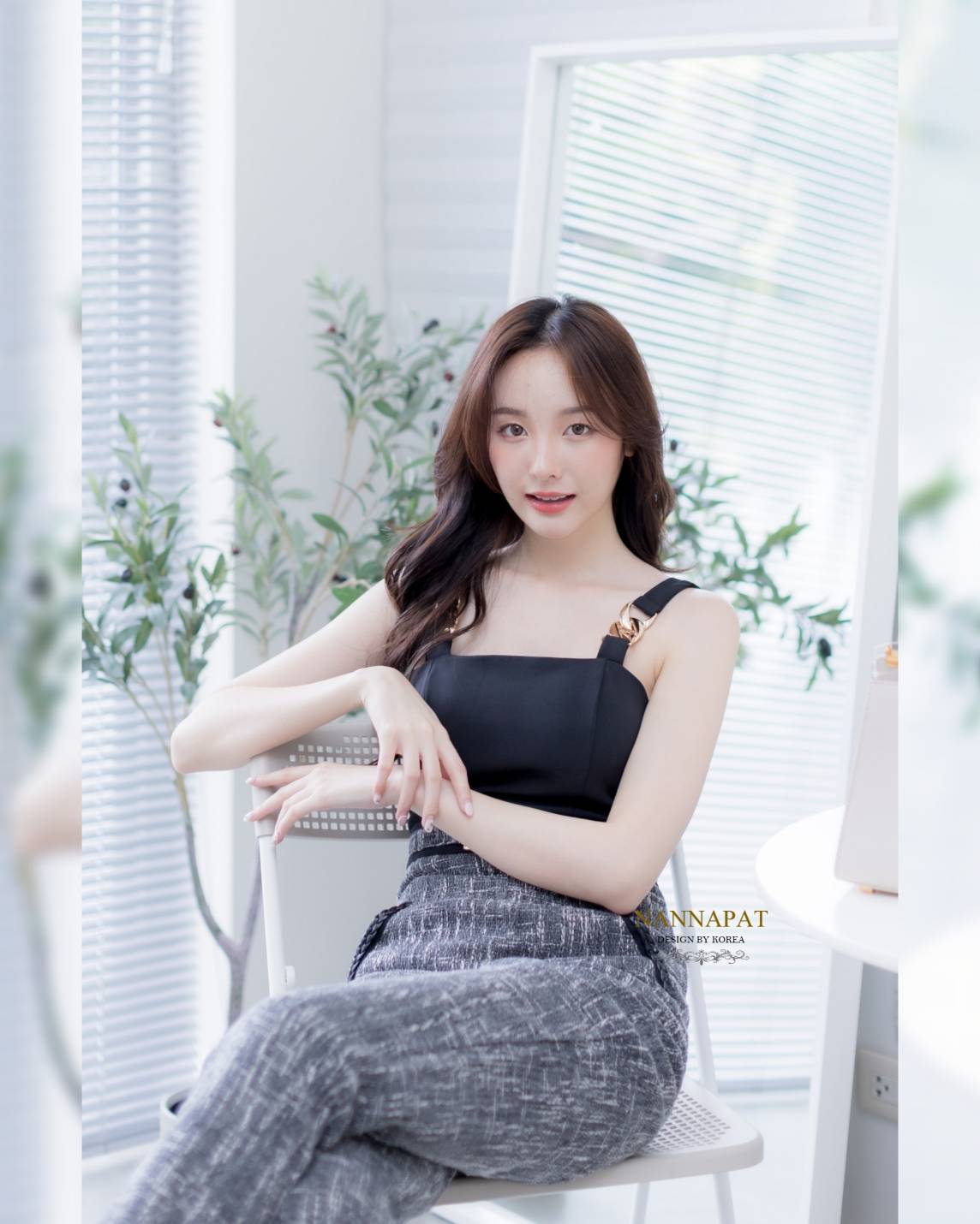 เสื้อซิปหลัง มีฟองน้ำอก สายเสื้อแต่งอะไหล่เก๋ๆ