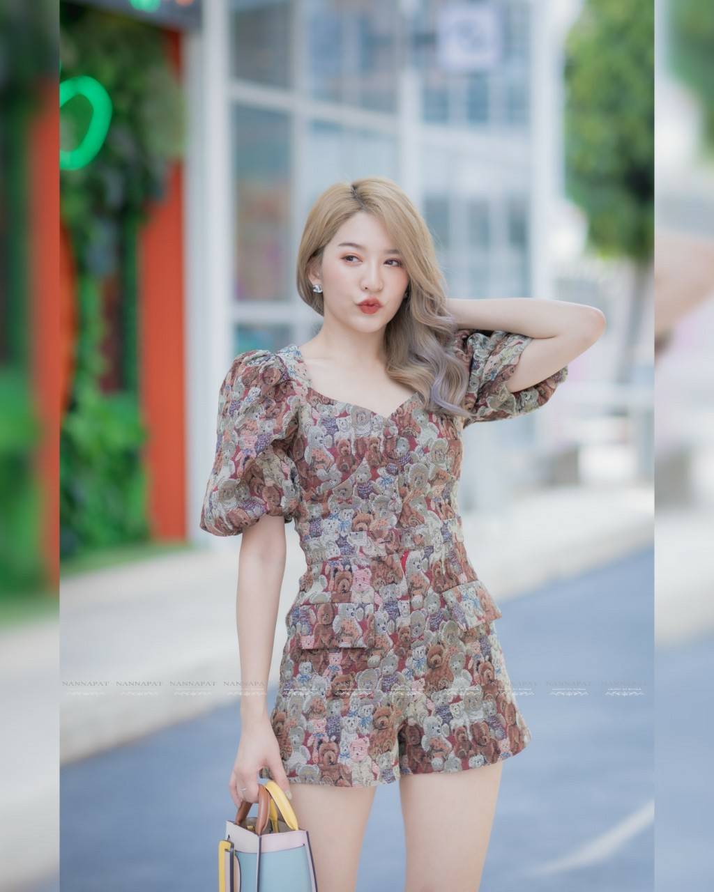 เเพลสูทงานกระดุมหน้า แขนตู้มๆ