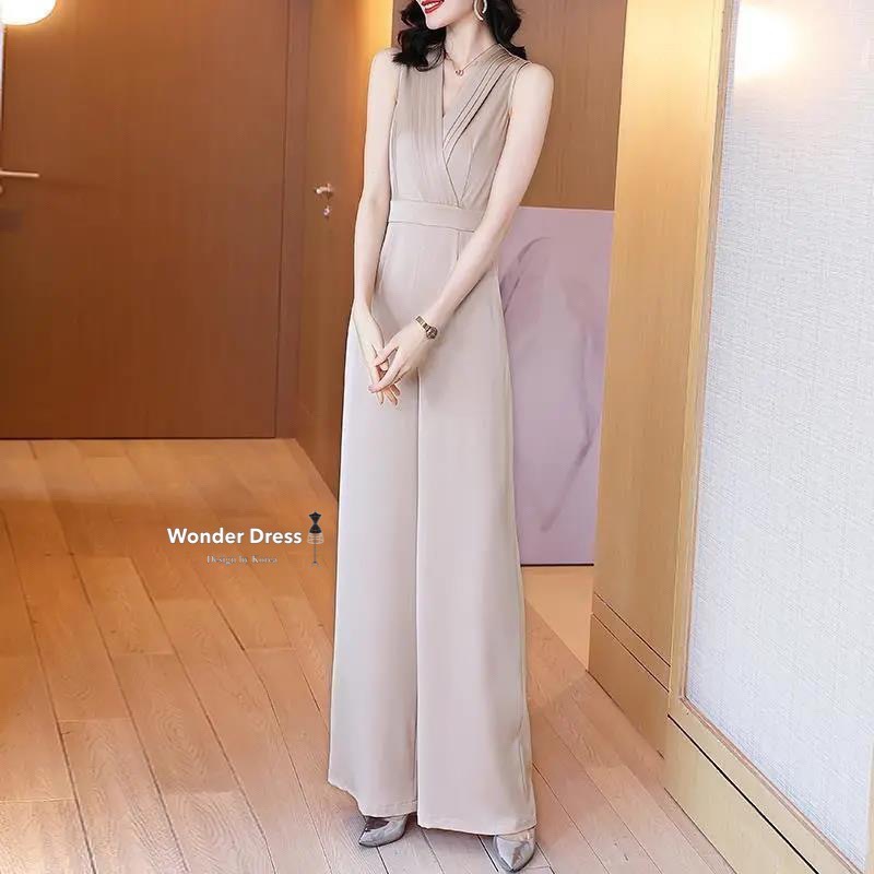 จั๊มสูทรทรงสวยเนื้อผ้าโพลีสีครีม