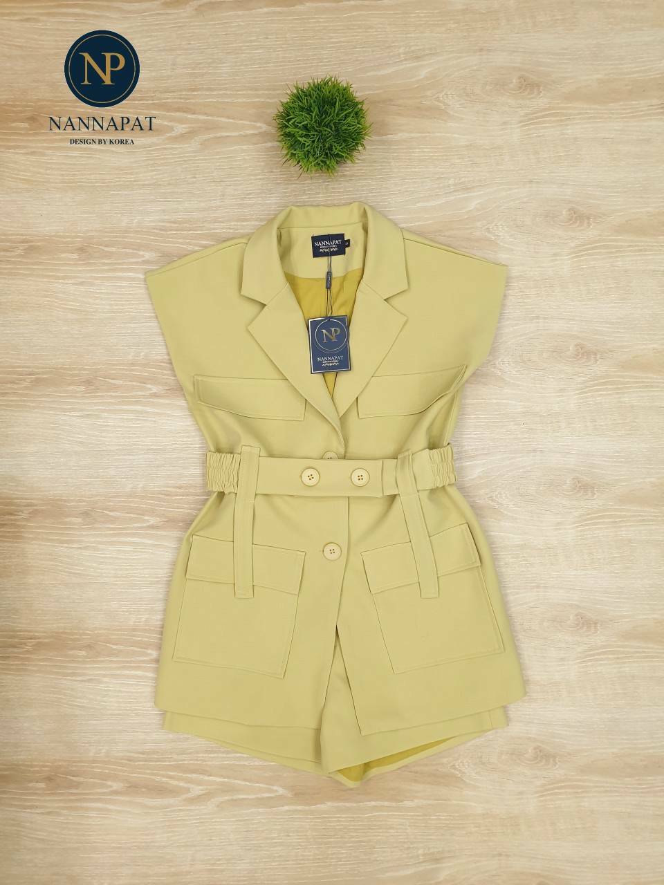 เสื้อคอปกแขนกุด กระดุมหน้า