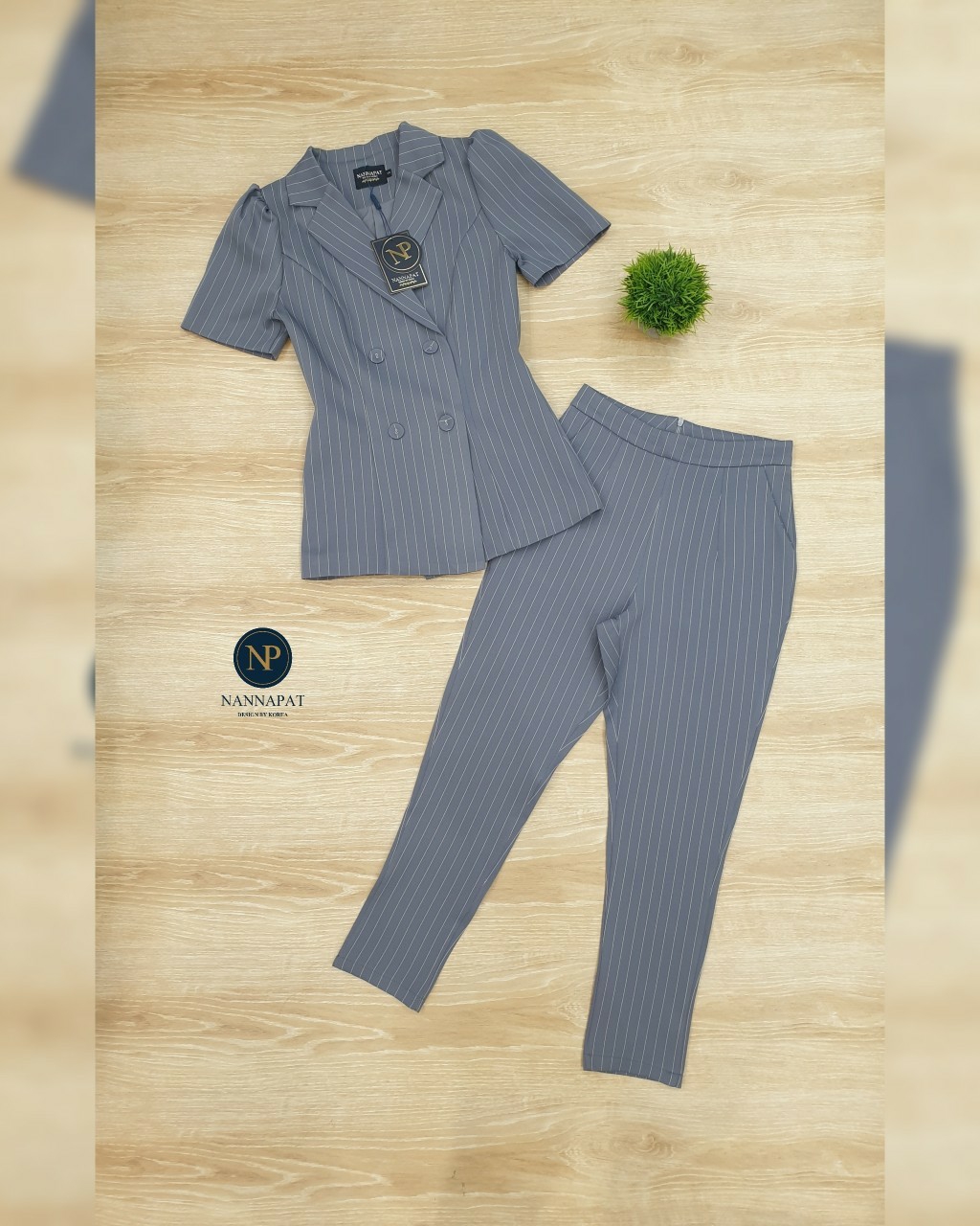 เสื้อกระดุมหน้า กางเกงมีกระเป๋าข้าง