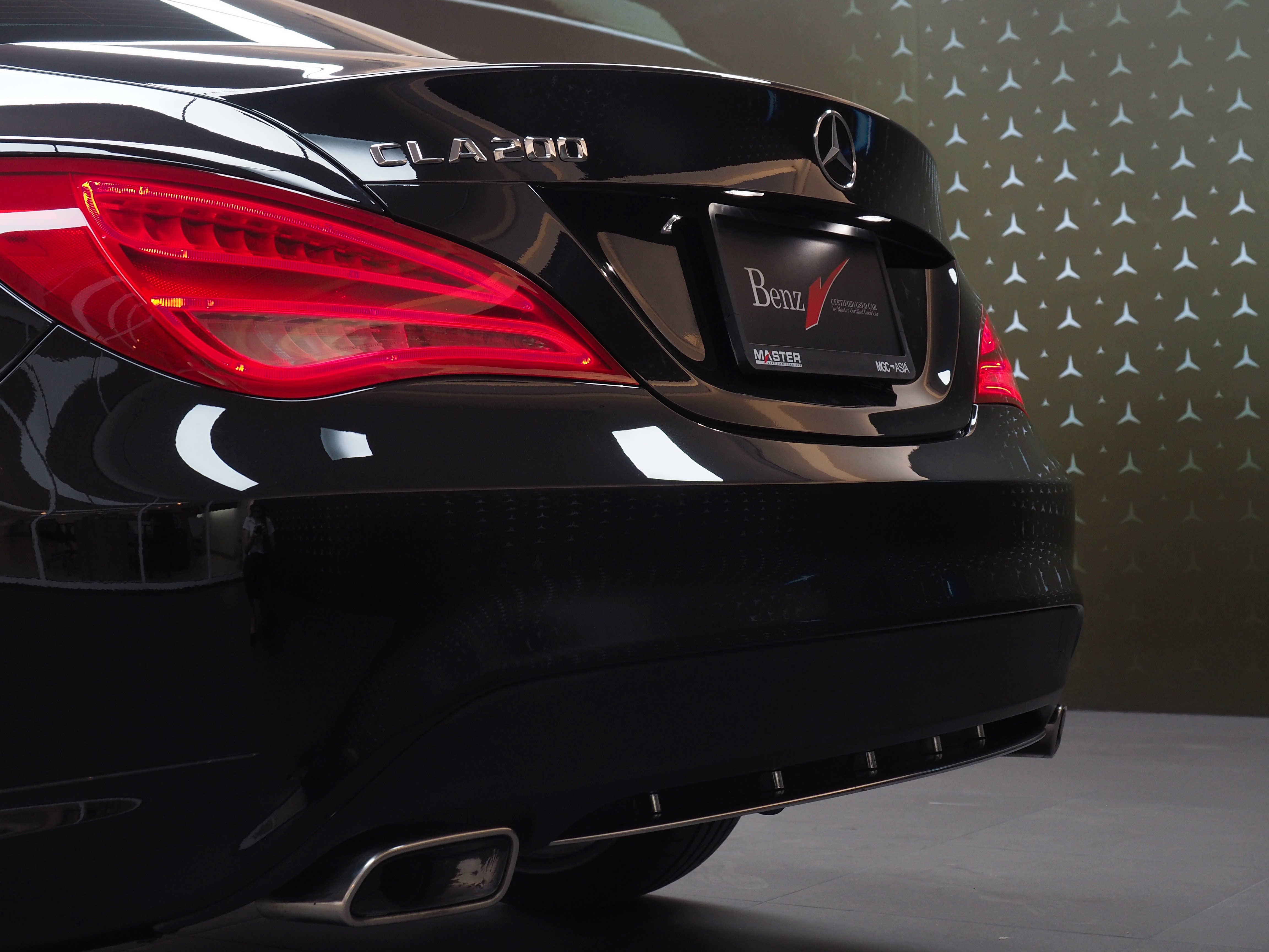 จองแล้ว CLA200 Urban W117